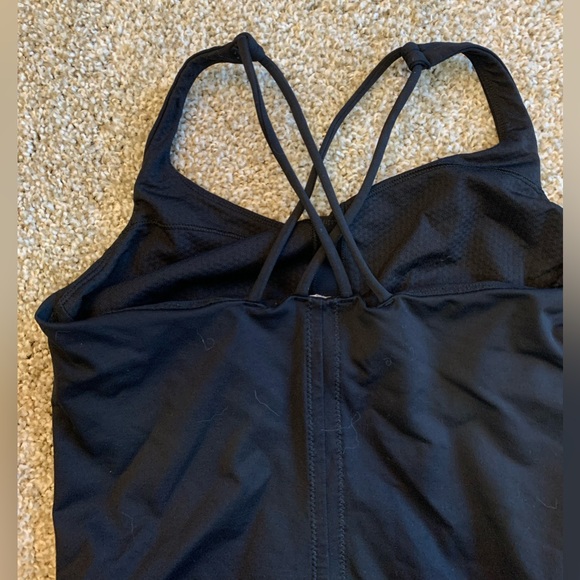 Lululemon black workout top size 4 - Picture 8 of 8